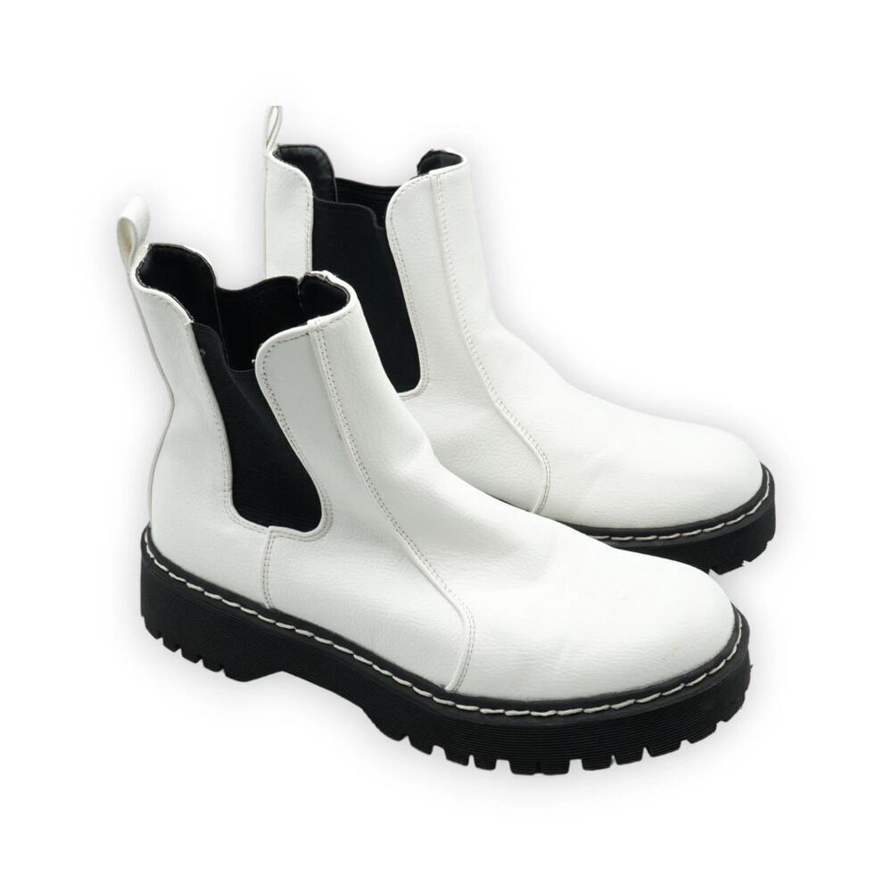 Sincerely Jules Women’s Chunky Chelsea Boots Size 8 Beige Cream Black Lug Sole